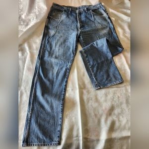 Men's 5 Pocket Wrangler Jeans Sz 38 x  31!